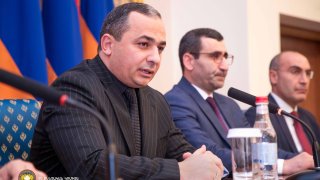 Председатель Следственного комитета РА Артур Погосян представил персоналу новоназначенного заместителя